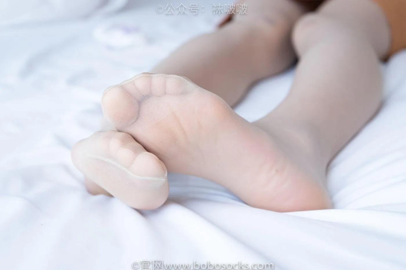 [BoBoSocks袜啵啵]NO.008 涵涵-帆布鞋、白色短棉袜、肉丝 [139P]插图5